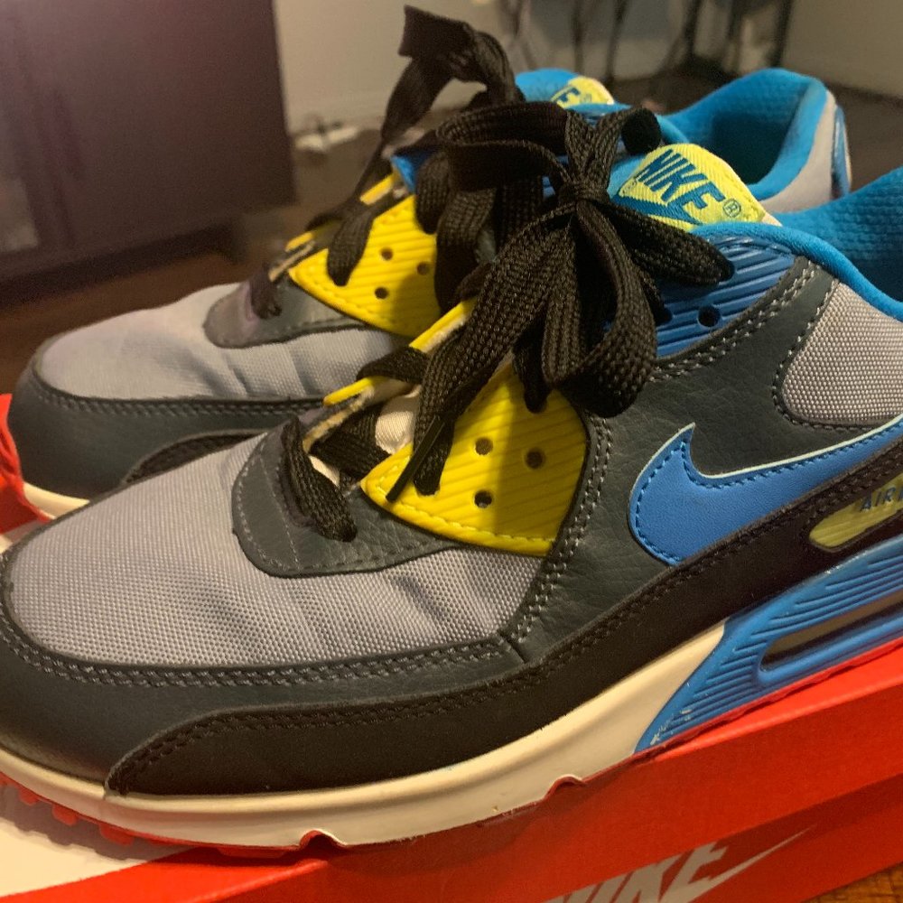 Nike Airmax 90 Size 7 Youth/8 Womens